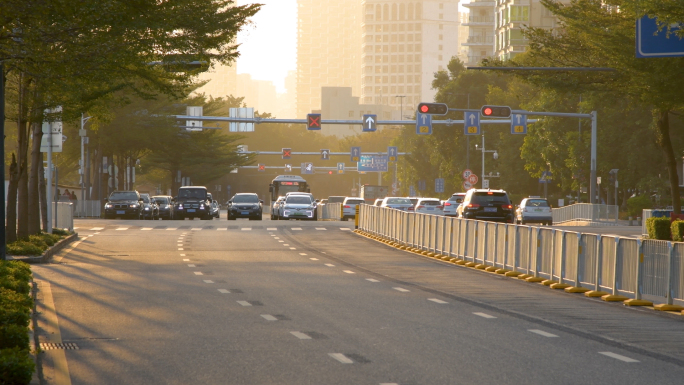 4K夕阳下的道路交通