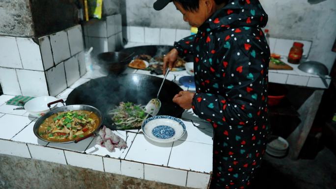 农村柴火灶煮饭柴农村生活淳朴农民生活