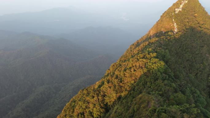 尖峰岭大山照耀太阳云雾山水画中国风光大地