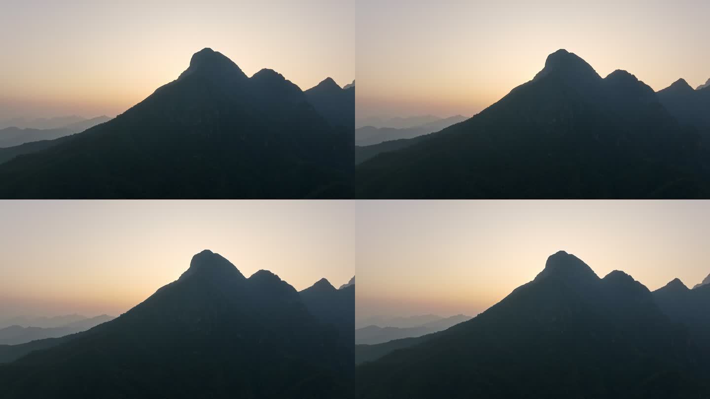 夕阳下位于大瑶山国家级自然保护区的北帝山