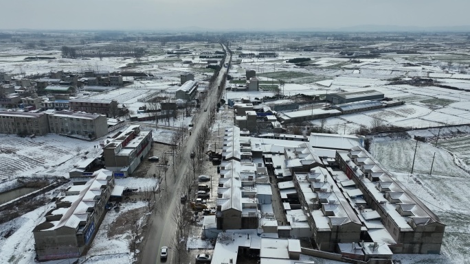 雪景 村庄马路