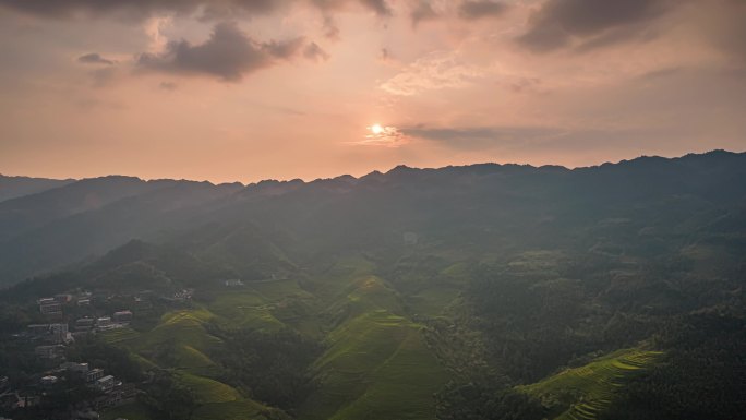 山间日落延时航拍