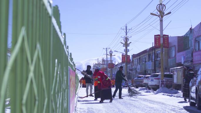 暴雪 环卫工铲雪 环卫工扫雪