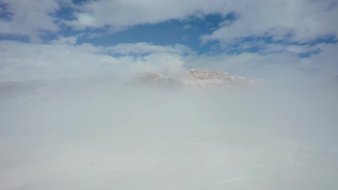 公路 青藏高原 西藏高原 洁白雪山