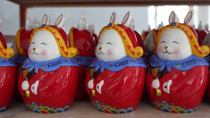 兔子年陶瓷雕塑制作彩绘画烧制文创产品文化