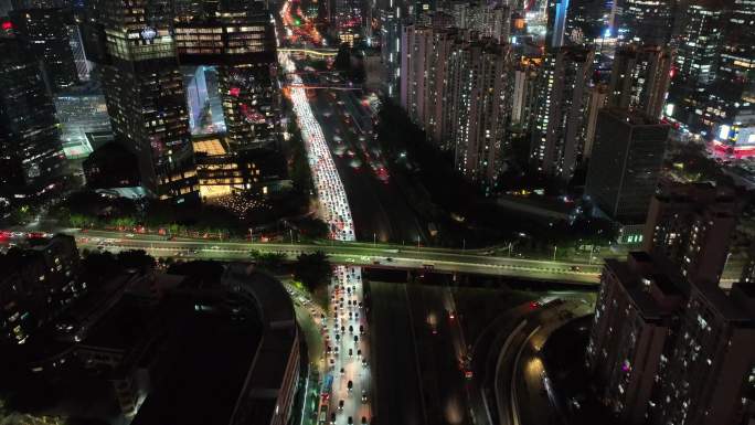 城市下班高峰期夜晚车流堵车