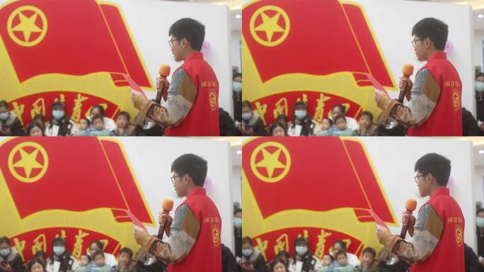 4K志愿者在团旗下宣读誓词