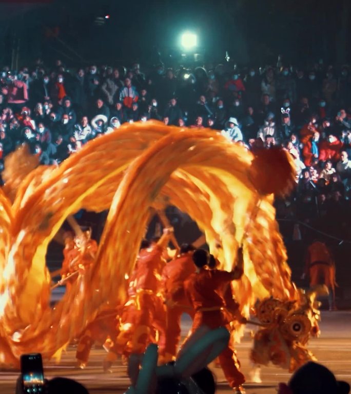 竖版舞龙表演中国非遗文化传承——舞龙