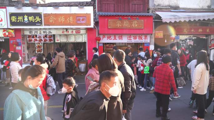 小吃街步行街小吃店拥挤人群泉州西街游客