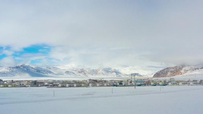 雪山 边陲小镇 小清新 清新 白色