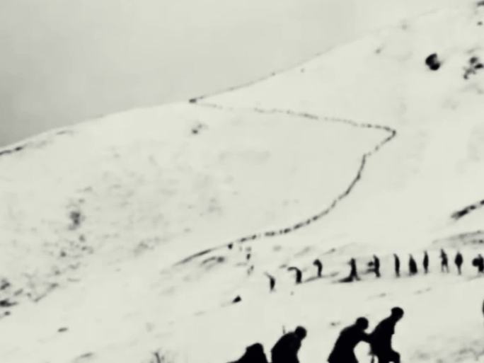 抗战红军长征过雪山