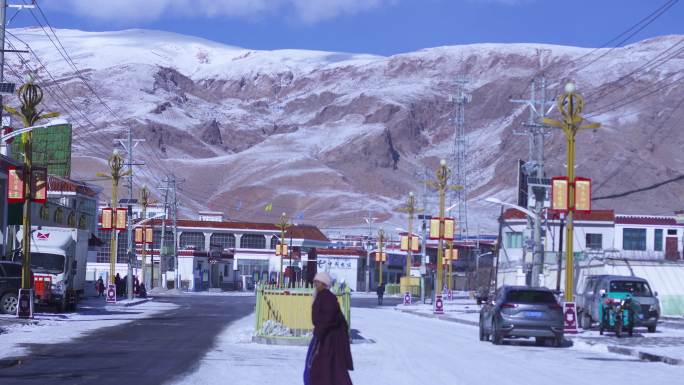 高原冬天大街 西藏冬天大街上 阿里冬天