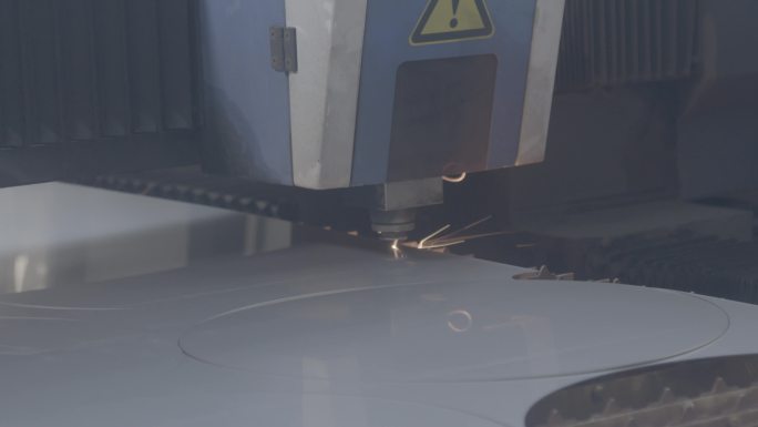 4K激光切割设备生产流程锅具金属激光切割