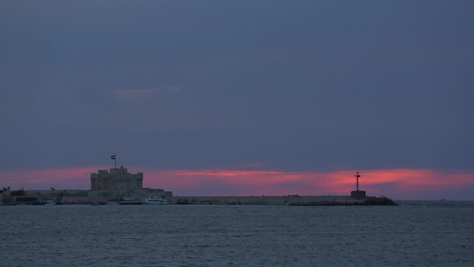 埃及亚历山大夕阳下的海面