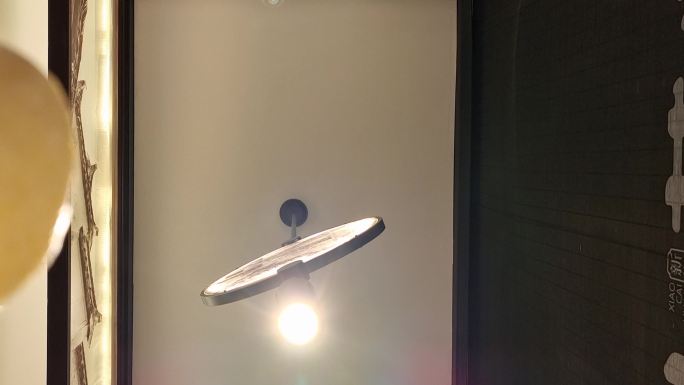 下饭店吃窝窝头