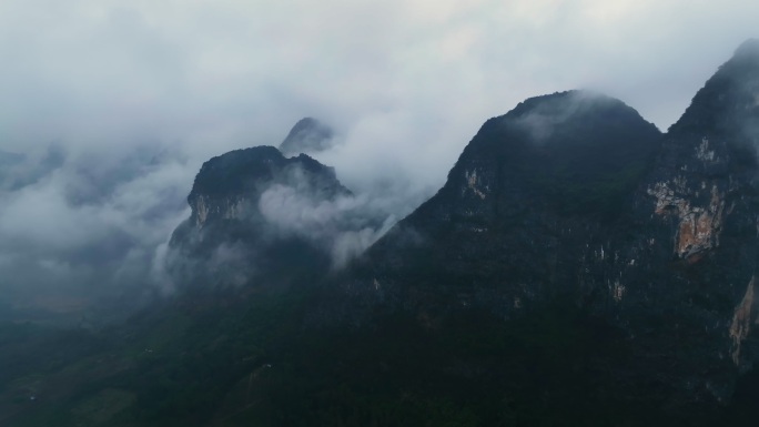 桂林漓江烟雨片段