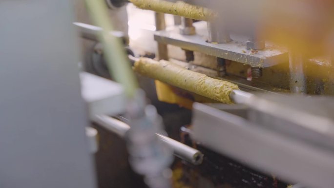 黄油蛋卷现代工艺制作过程，自动蛋卷机