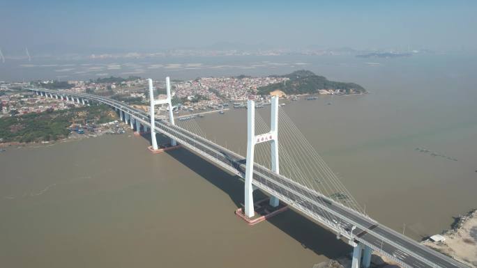 福建厦漳大桥和海门岛屿自然风光