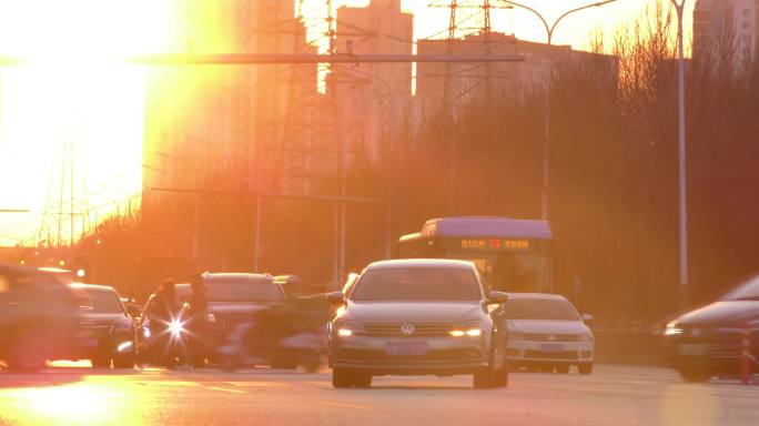 晚霞夕阳街道街景骑行上班忙忙碌碌都市生活