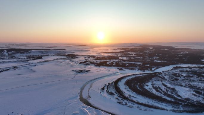 航拍冬天夕阳湿地风光