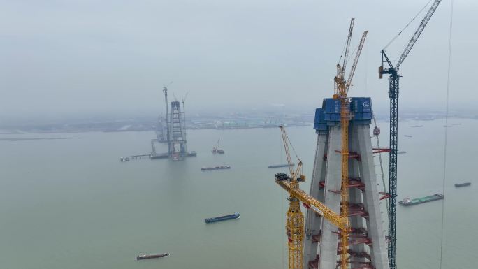 建设中的江苏常泰长江大桥