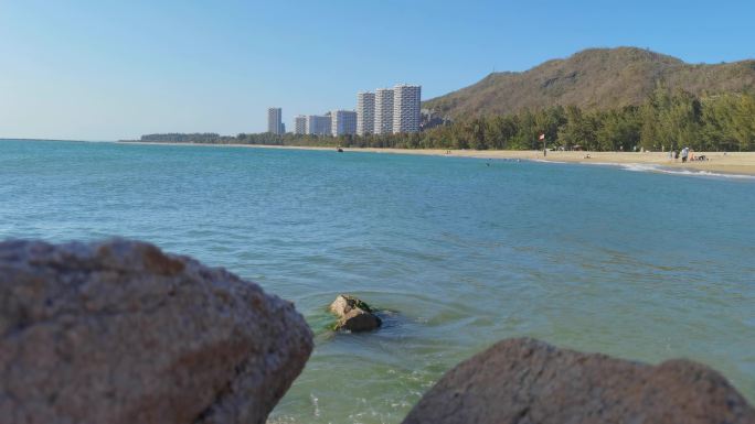 礁石 海滩 浪花 海滨城市 海景房 A