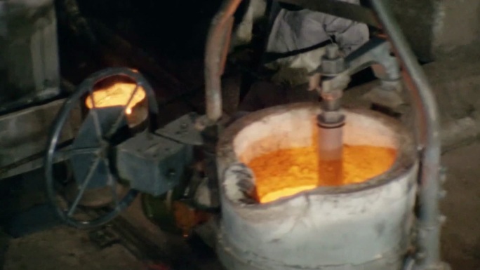 70年代重工业钢铁厂有色金属合金制造生产
