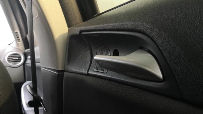 汽车高架行驶内部车窗外车门把手安全带插销