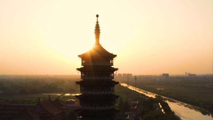 夕阳下的寺庙