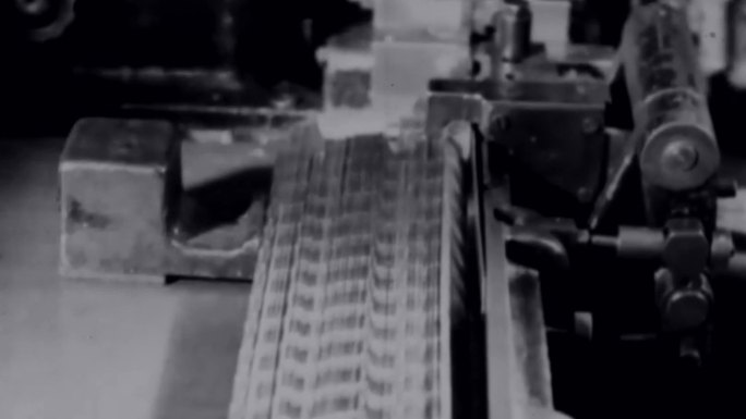 上世纪老式早期机械排版印刷机