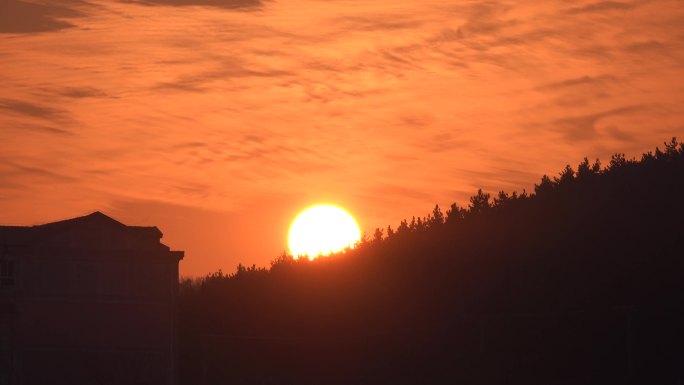 山那边日落，日出日落天空实拍