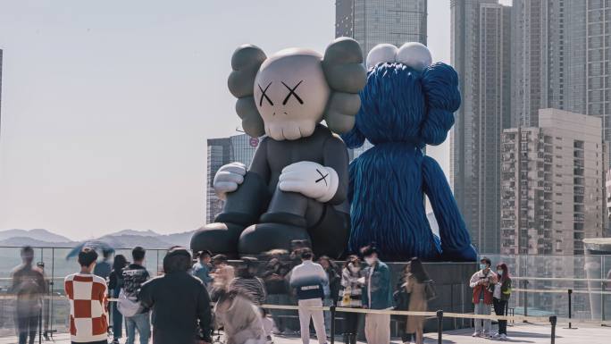 ifs国金 雕塑 人流 延时 Kaws