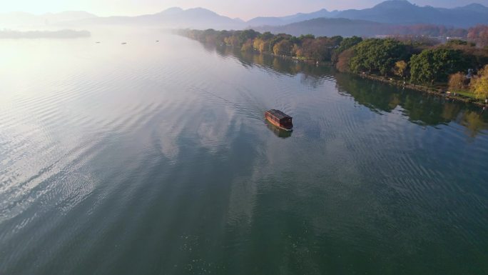 杭州西湖美景 泛舟湖上