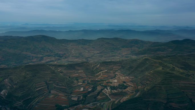 黄土高原 绵延大山 西北山区 沟壑 山脊