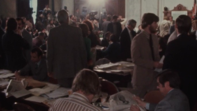 70年代记者现场转播采访摄像