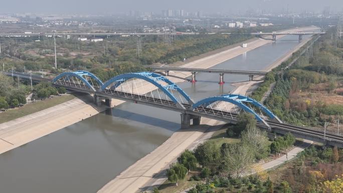 马汊河滁河河岸堤坝大桥