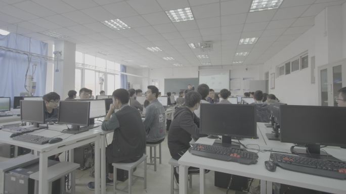 【4K灰度】大学计算机课多媒体教室