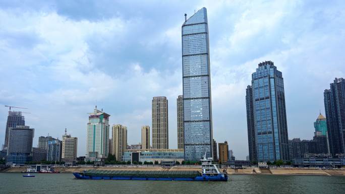 武汉长江航运中心