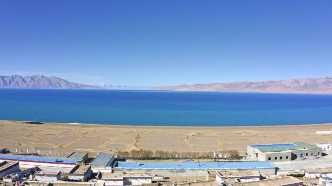 航拍西藏圣湖当惹雍措文布南村