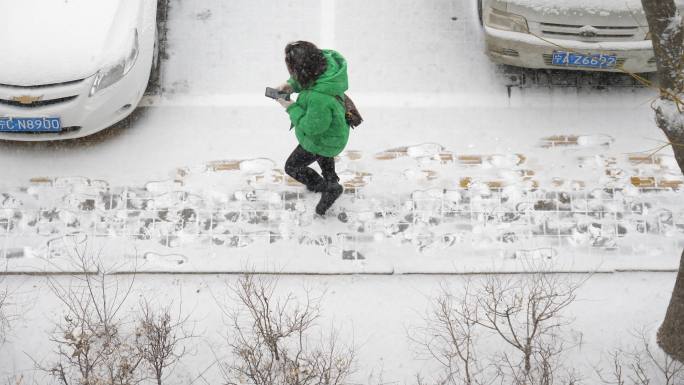 雪天出行