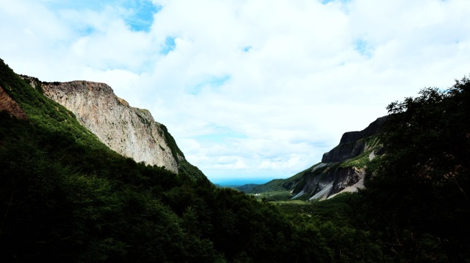 长白山火山地貌山坳峡谷延时