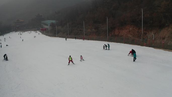 禹州大鸿寨滑雪场