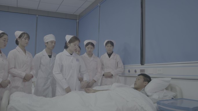 【4K灰度】医院护士美女护士护理病人