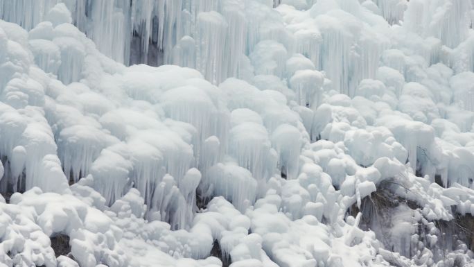 云台山泉瀑峡冰挂