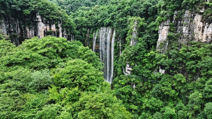 三峡大瀑布