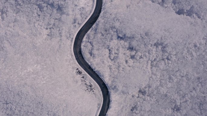 冬季的公路 冬天壮丽景色 大雪覆盖的山川
