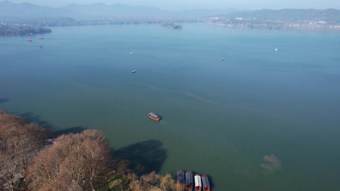 航拍杭州西湖游船
