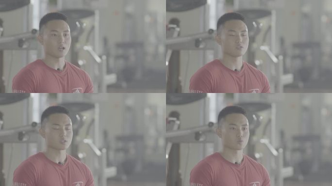 【4K灰度】健身房男子直播健身运动