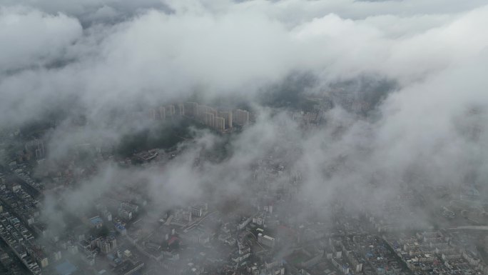 云端漫步俯瞰小县城