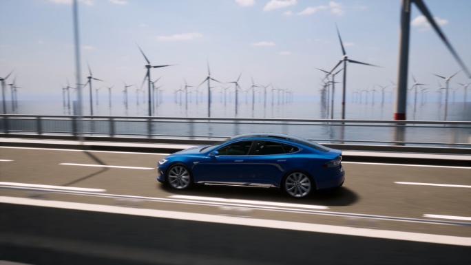 汽车行驶新能源车行驶在大桥上